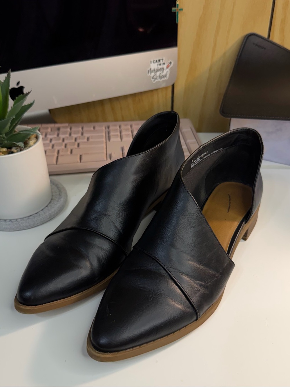 Universal Thread Black Cutout Flats